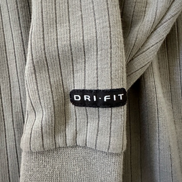 VINTAGE Nike Sport Turtleneck Long Sleeve, size L, grey - Picture 2 of 5